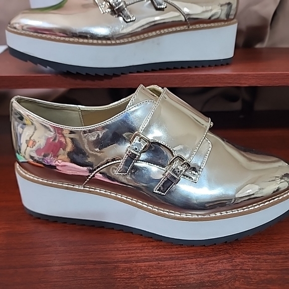 Aldo Gold Platform shoes. Size 8. 5 - Picture 7 of 11